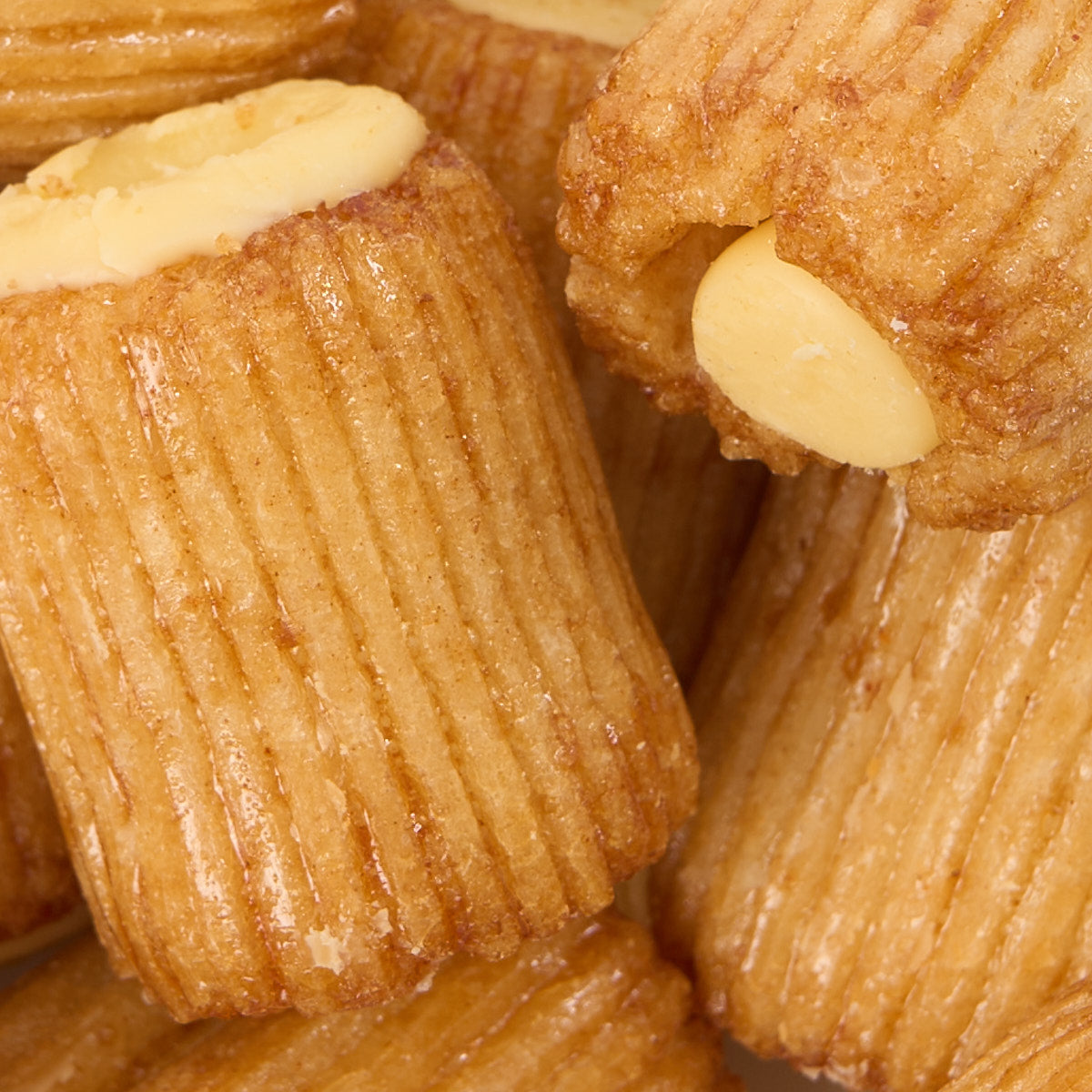 Rice Crackers With Cheese (Foie Gras and Scallop Flavors)