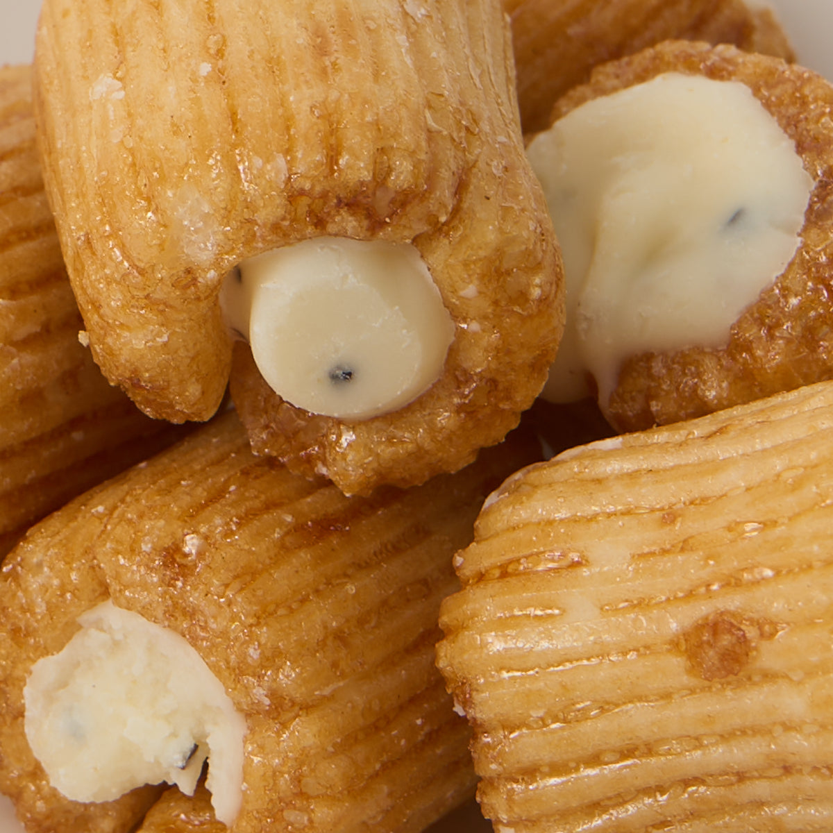 Rice Crackers With Cheese (Salt Truffle Flavor)