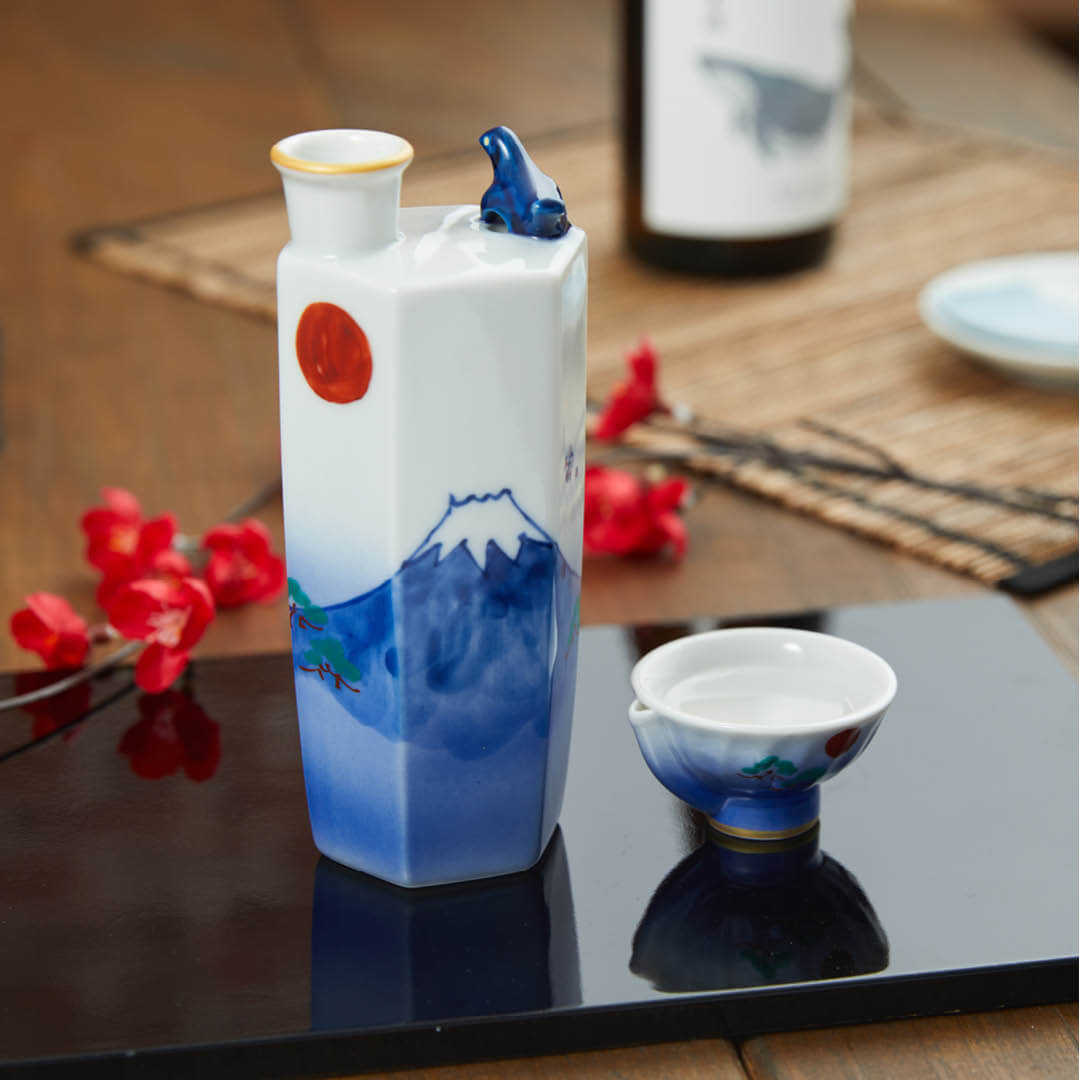 “Sakura Fujisan” Soundable Sakazuki Cup, on a table